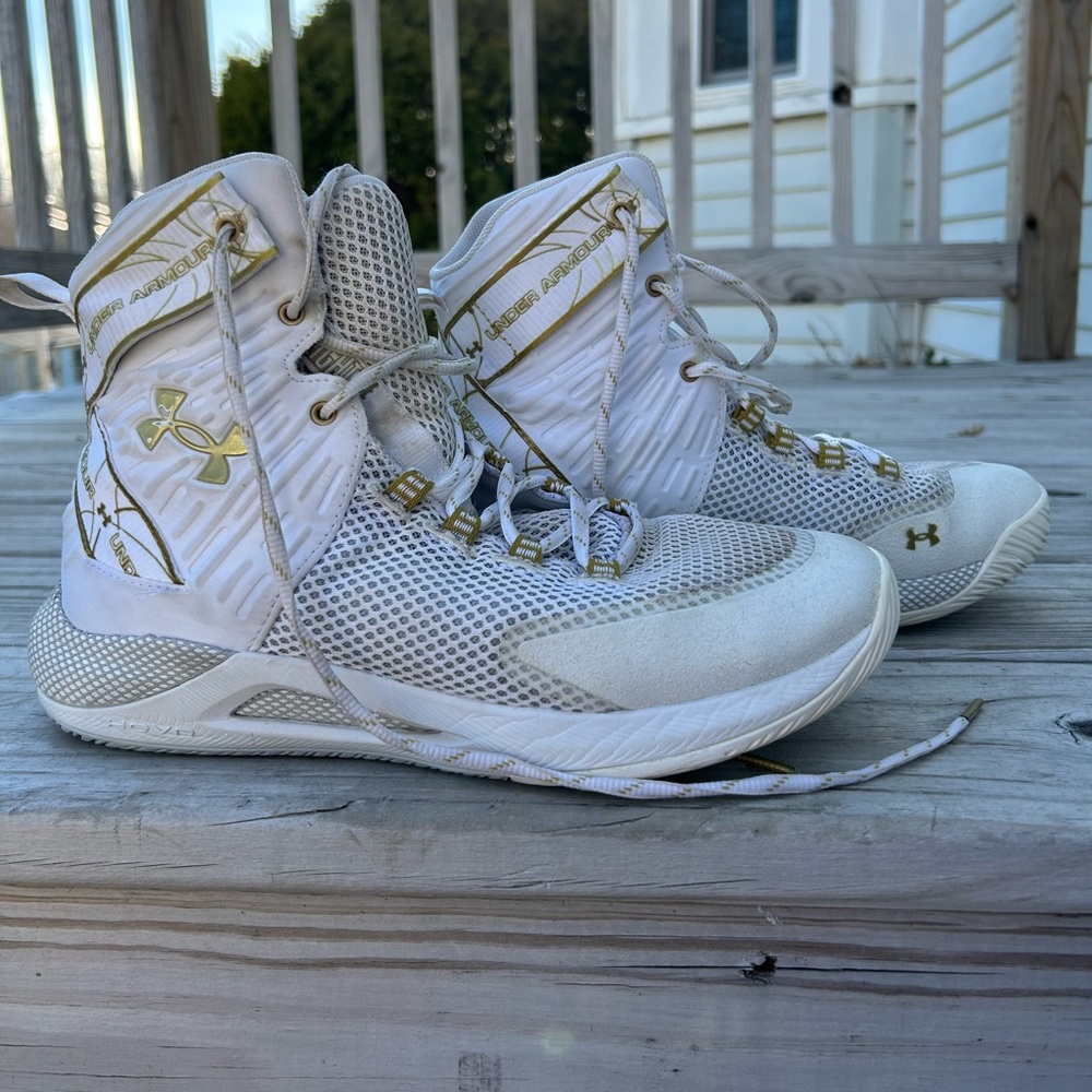 Size 10 Under Armour HOVR Highlight Ace White Metallic Gold W